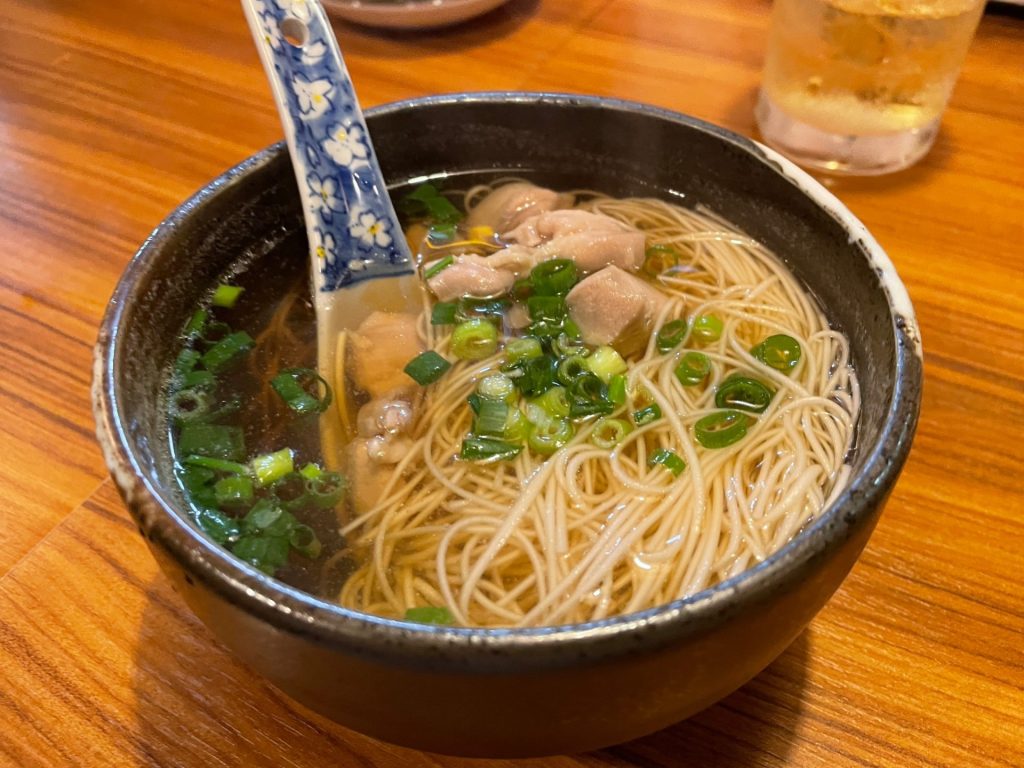 シメにもぴったりの優しい味「鳥麺」