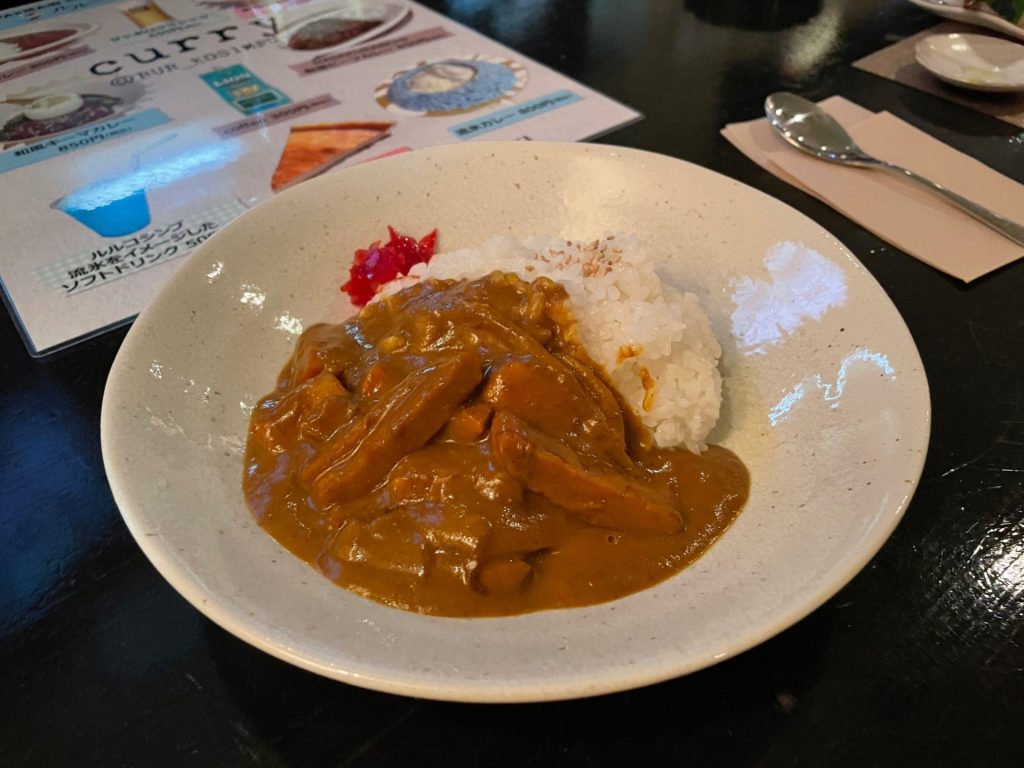 ガリンコフードコートでも提供している「紋別名物まがり天カレー」