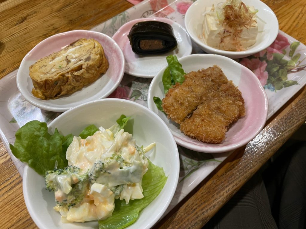 お通しの内容は日替わりで、どれもママの手作り料理