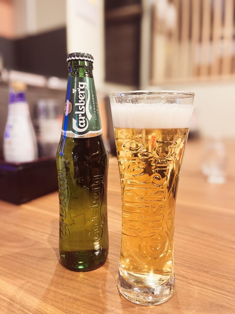 瓶ビールはカールスバーグ