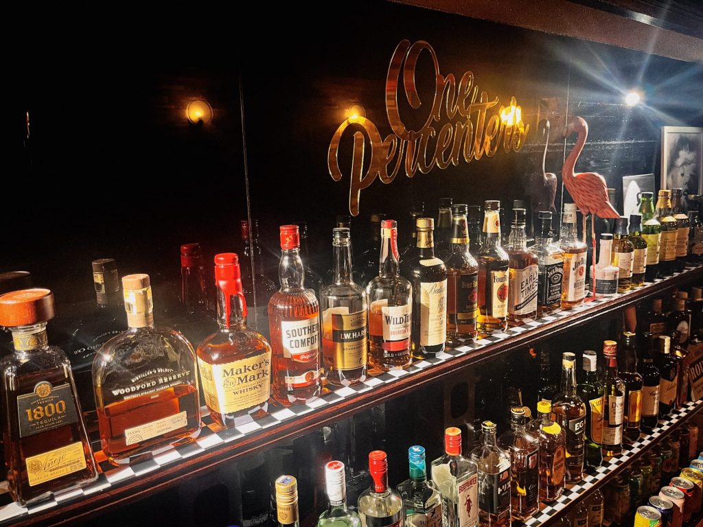 ショットで提供しています。700円～とリーズナブルな価格‼