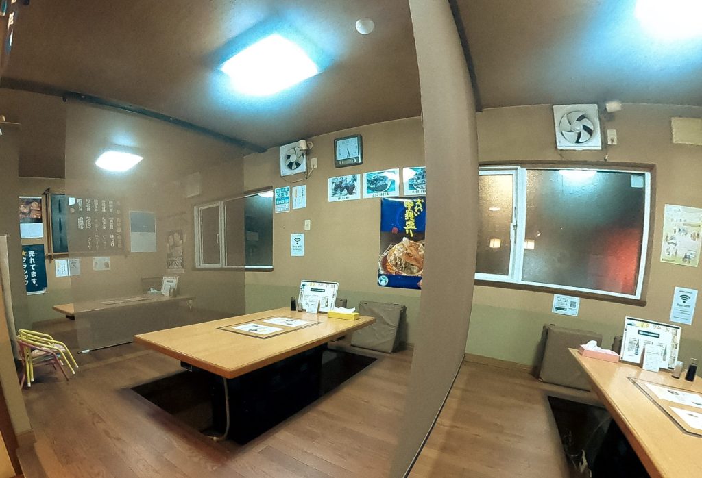 一階座席は3卓あります。