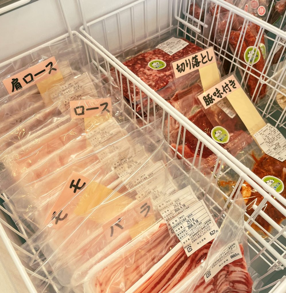色々なお肉が並ぶ!!直販だから安心な食材!!