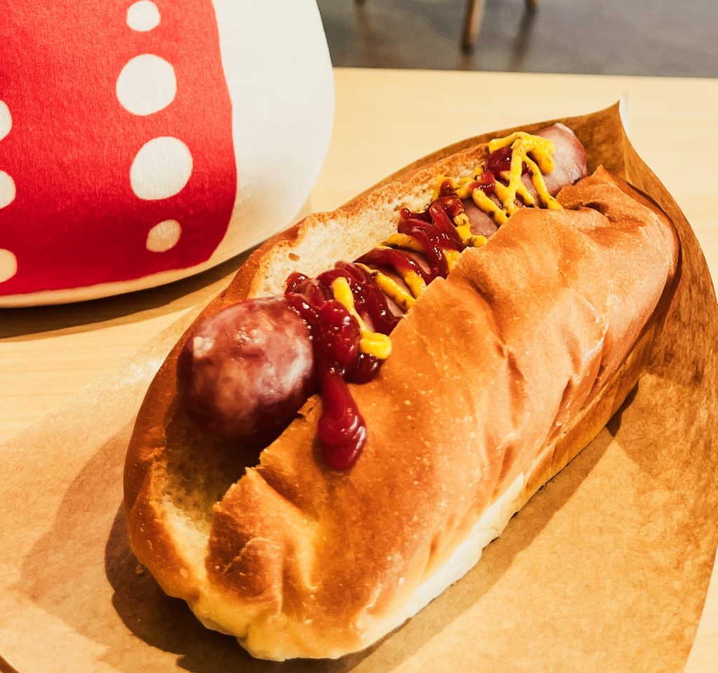 自家製ソーセージで作ったホットドッグ!ボリューム満点!!