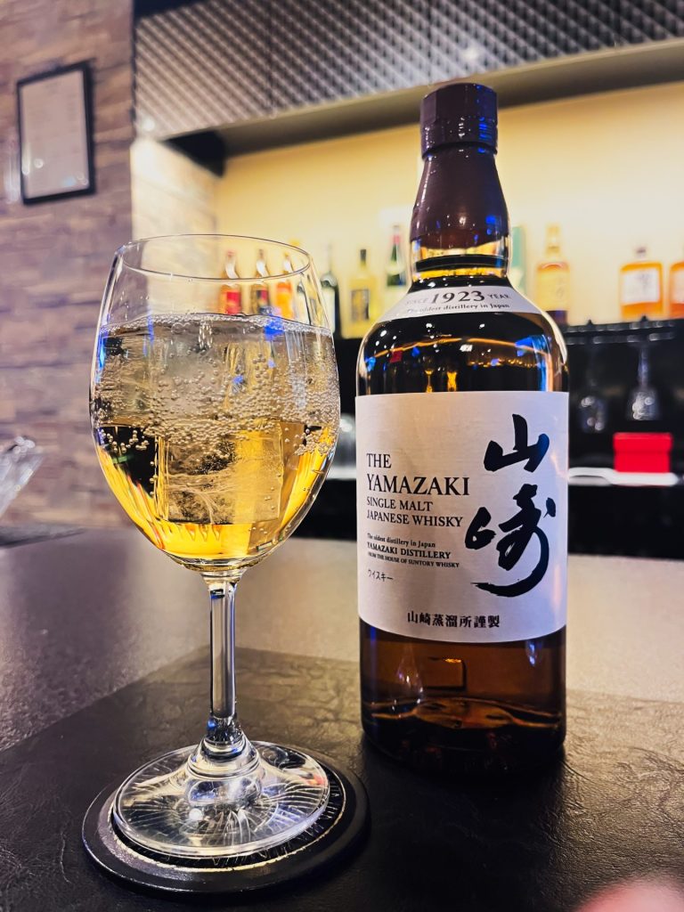 「山崎」カウンター越しの
さりげない気遣いも含めて、
澪‐mio‐の一杯です