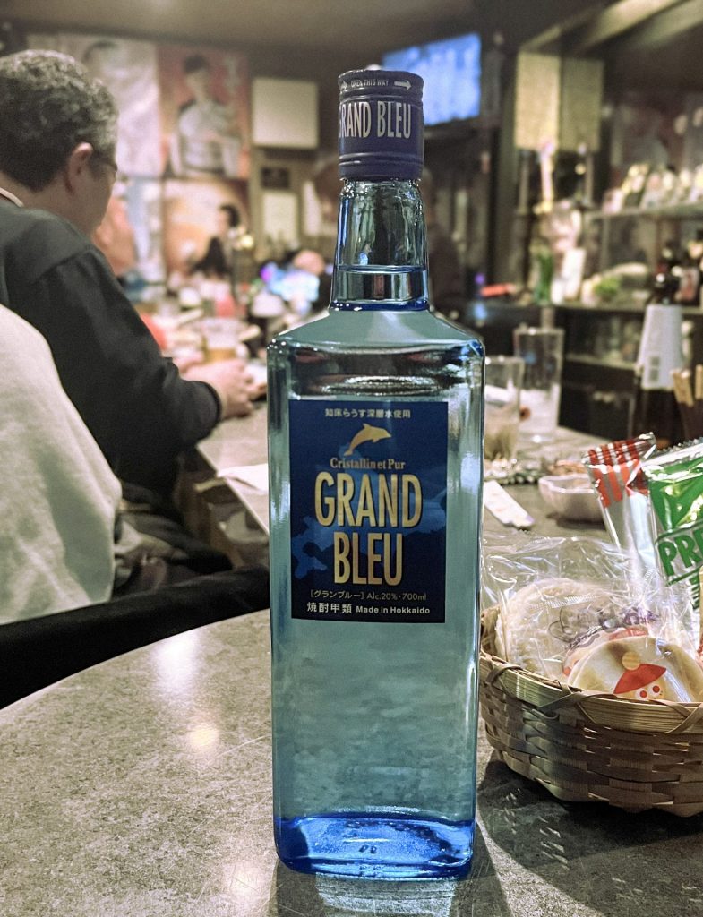 お酒はボトルキープも可能。
自分のペースでくつろげる時間をどうぞ。